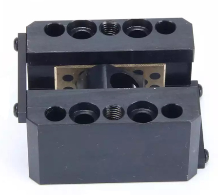 Bộ phận khuôn nhựa chính xác bằng than chì SS400 Bộ phận lõi trượt không dầu